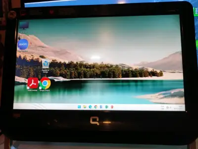 Computador All-in-One Compaq 18.5 pulgadas - miniatura 1