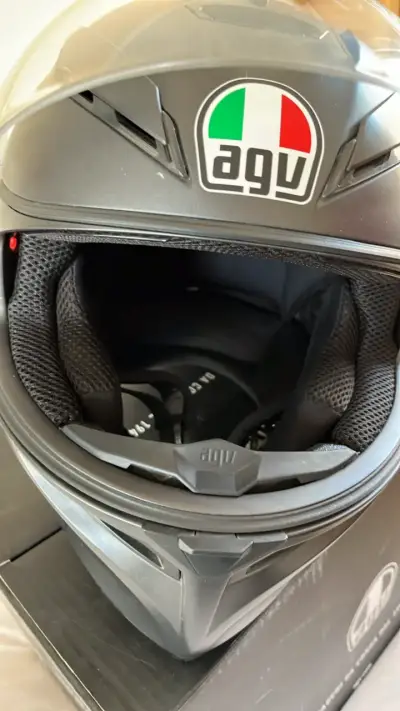 Casco de moto AGV negro con visor - miniatura 6