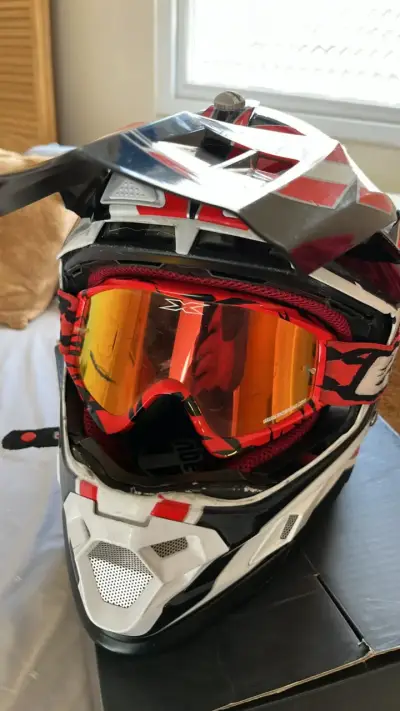 Casco de motocross LS2 con gafas integradas - miniatura 1