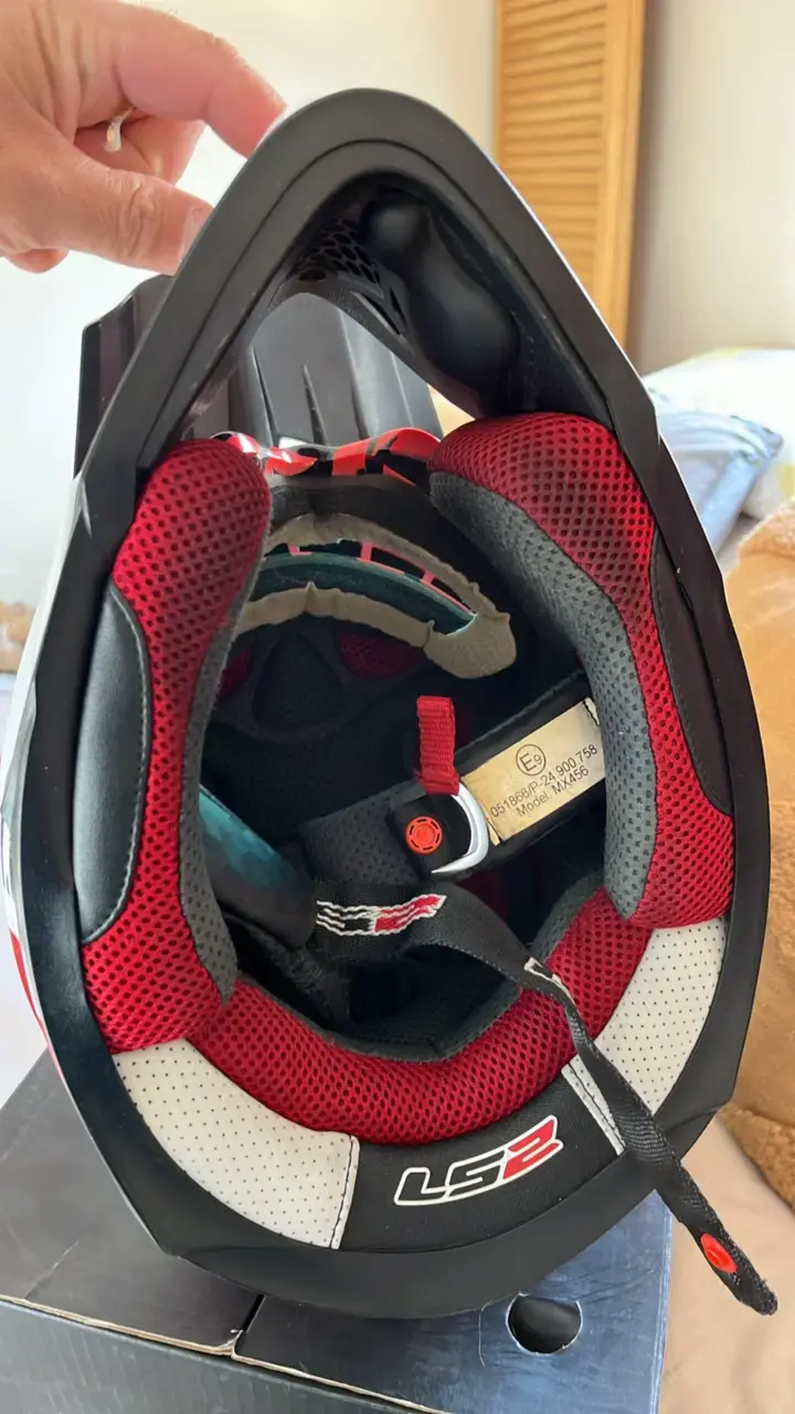 Casco de motocross LS2 con gafas integradas - 5