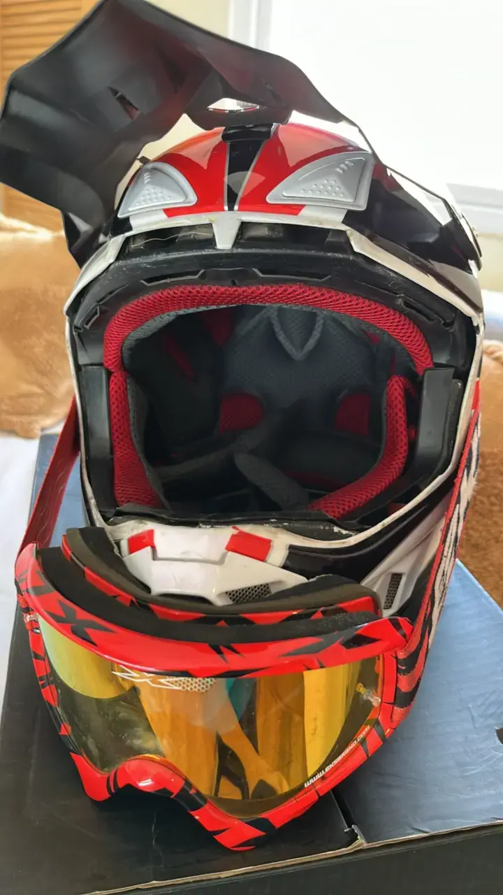 Casco de motocross LS2 con gafas integradas - 6