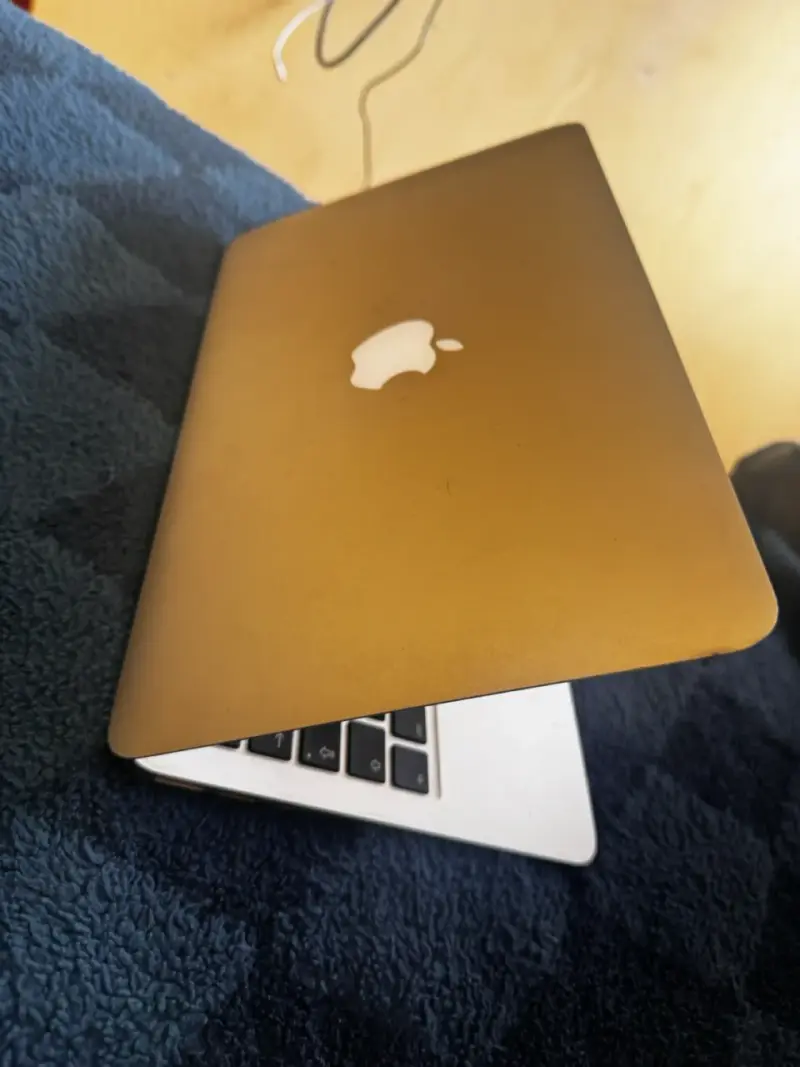 MacBook Air usado en buen estado - 1