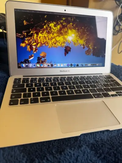 MacBook Air usado en buen estado - miniatura 4
