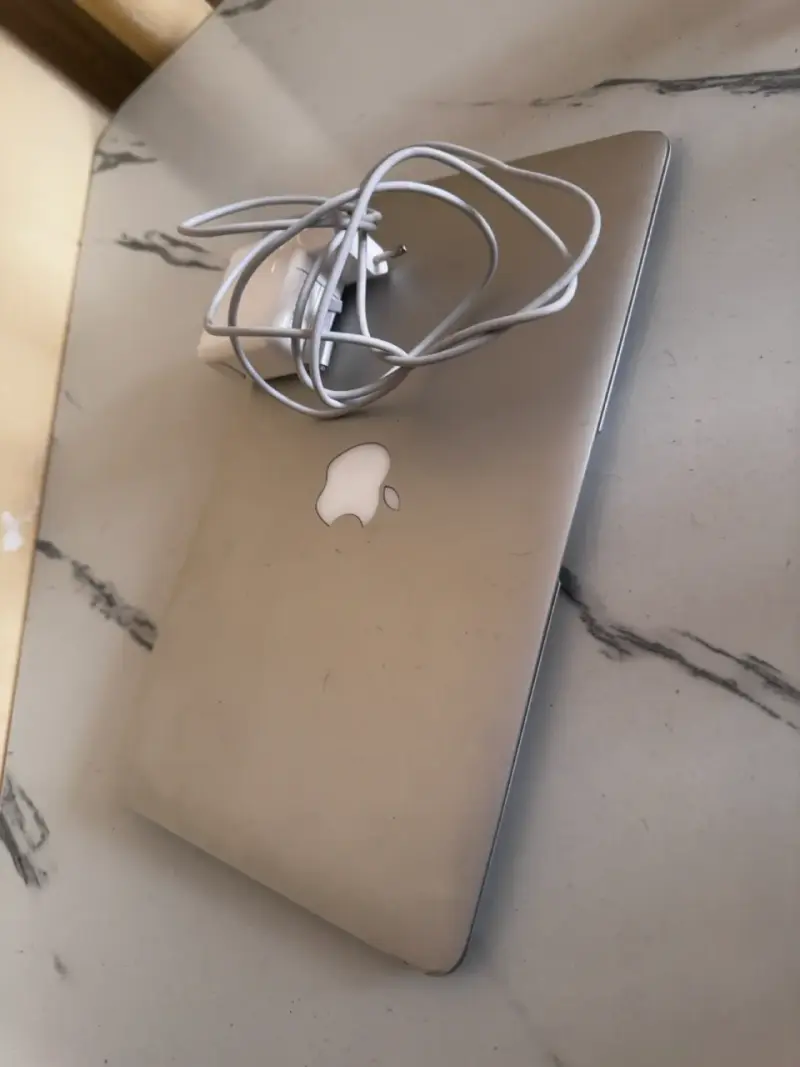 MacBook Air usado en buen estado - 6