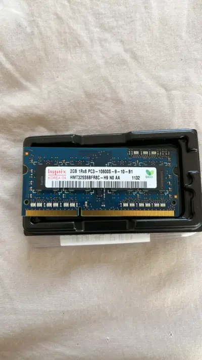 Memoria RAM Hynix 2GB DDR3 para Laptop - miniatura 1
