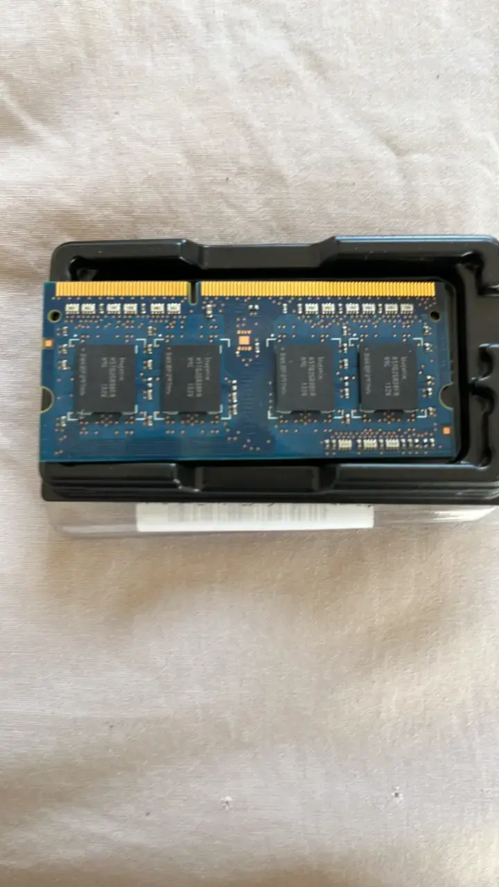 Memoria RAM Hynix 2GB DDR3 para Laptop - 2