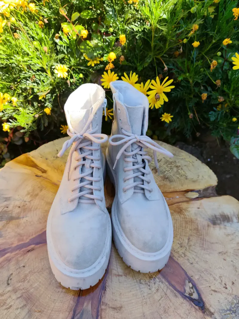 Botines de gamuza beige con plataforma - 3