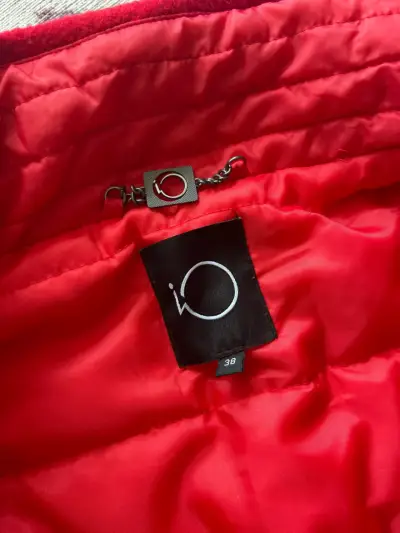 Abrigo rojo para mujer con cierre - miniatura 2