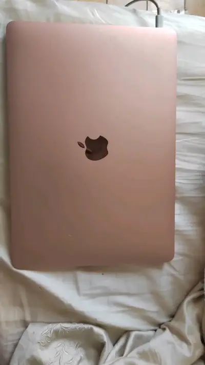 MacBook Air 13 pulgadas color oro rosa - miniatura 1