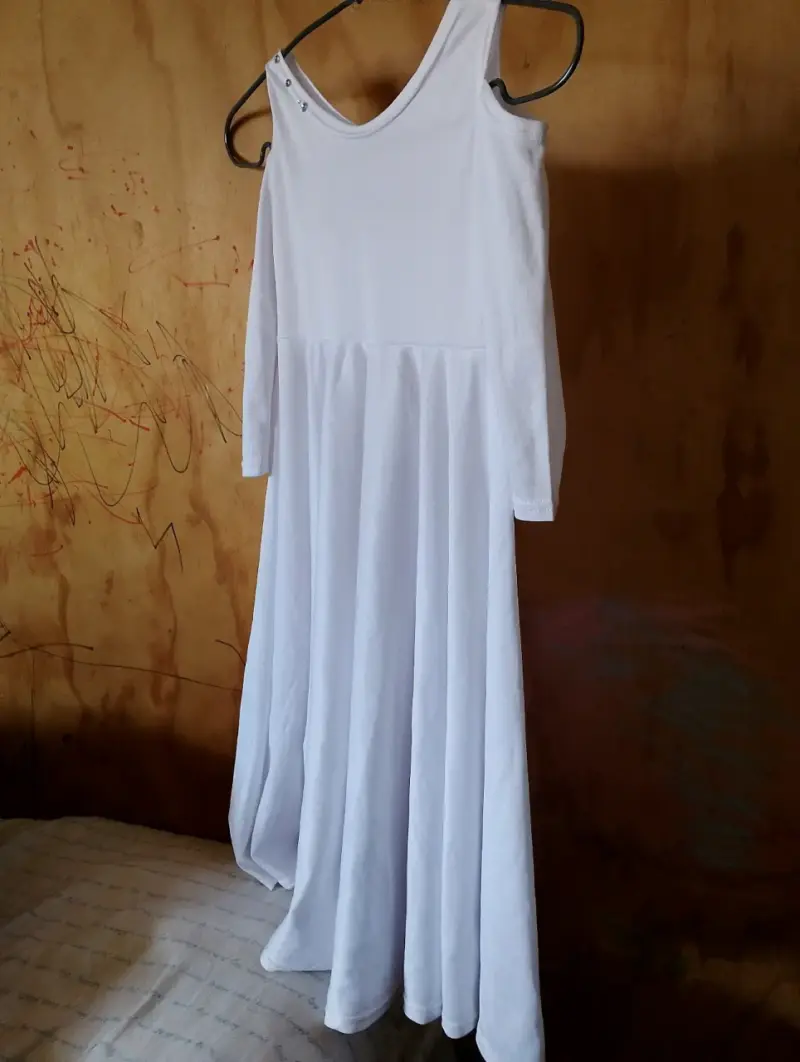 Vestido de niña con flores y encaje - 3