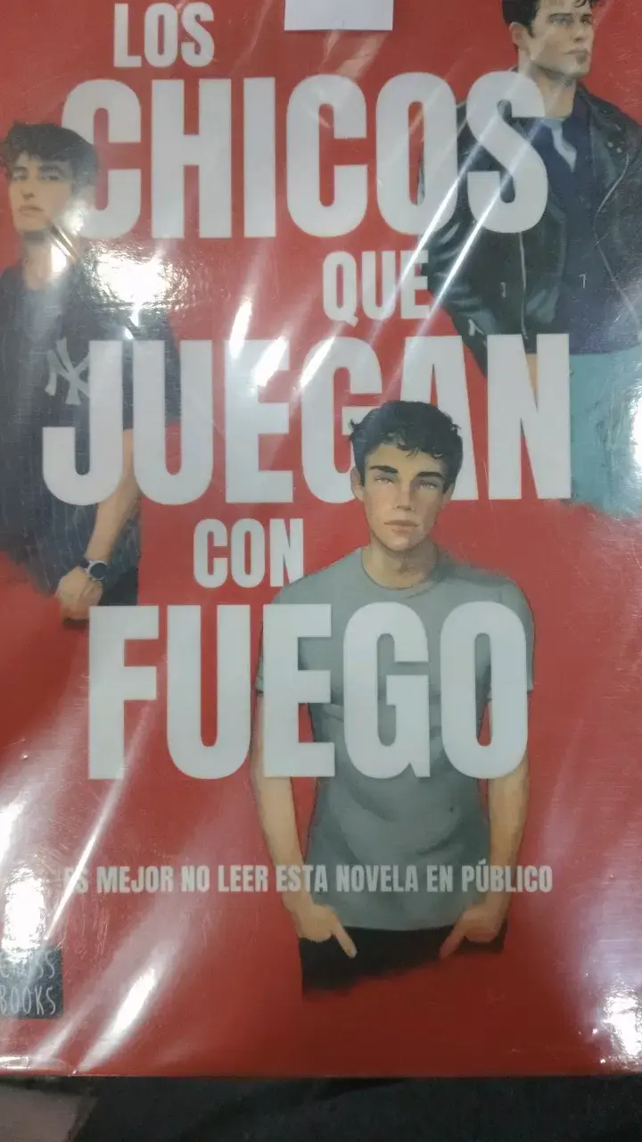 Libro 'Los Chicos Que Juegan Con Fuego' - 1