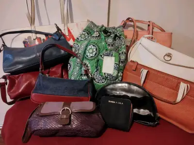 Lote de carteras variadas. - miniatura 1