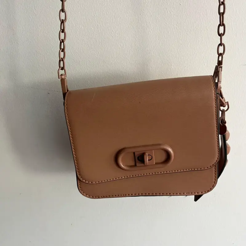 Cartera cruzada de cuero marrón