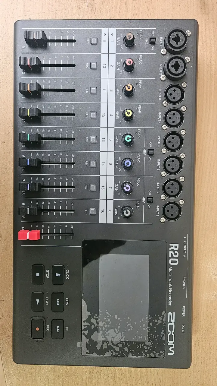 Grabadora Multitrack / Interfaz Zoom R20 Táctil - 4