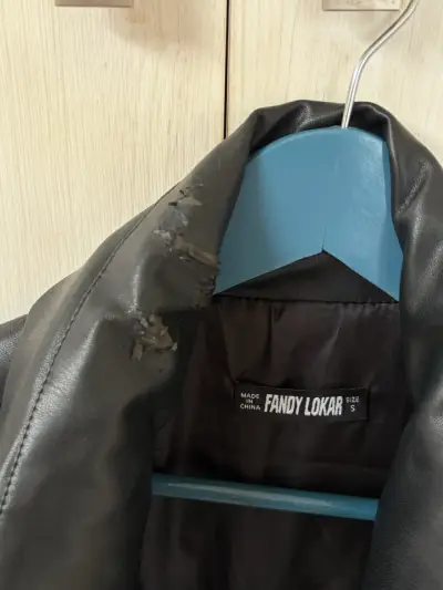 Chaqueta cuero acolchada sin mangas dupe de Zara - miniatura 2