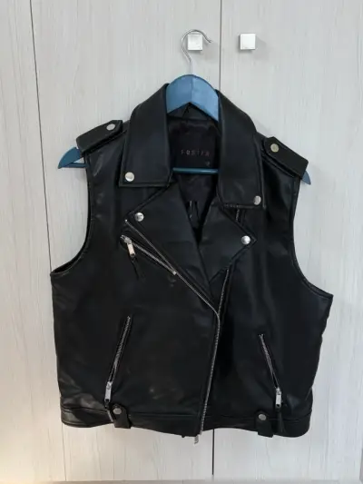 Chaleco de cuero negro estilo motociclista Foster - miniatura 1