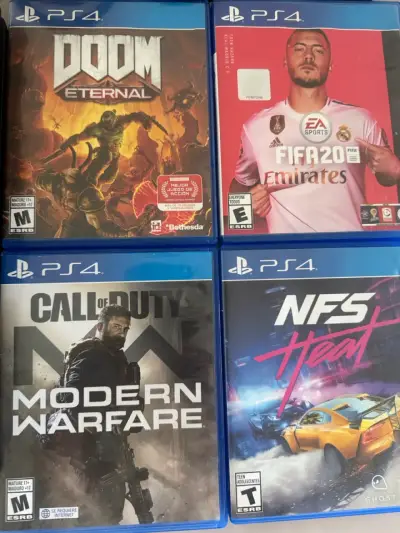 PlayStation 4 PRO con 4 juegos y 2 controles - miniatura 4