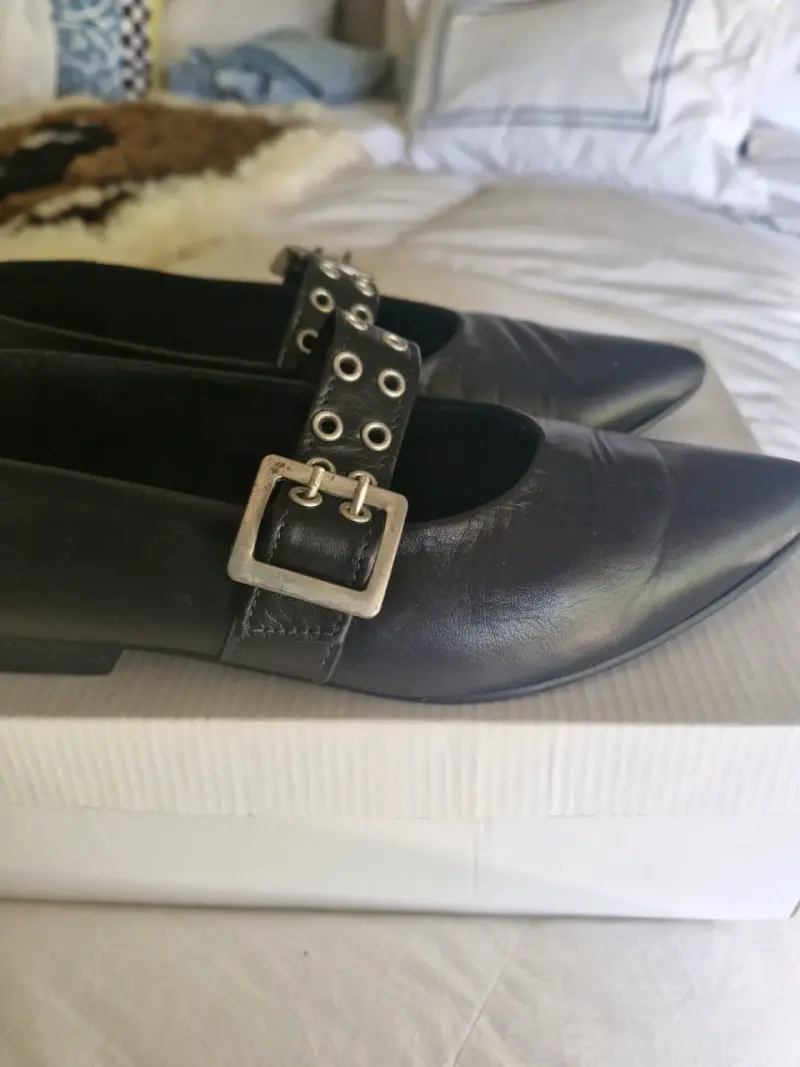 Zapatos cuero planos negros con hebilla Ámbar - 6