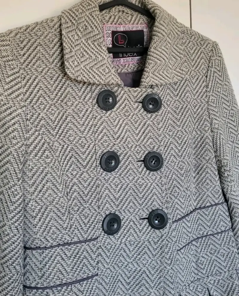 Abrigo de lana gris con diseño geométrico para mujer - 2