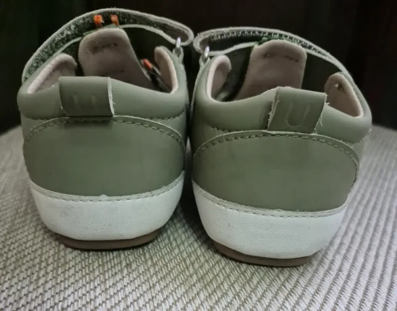 Sandalias de niño verdes marca Uma - 2