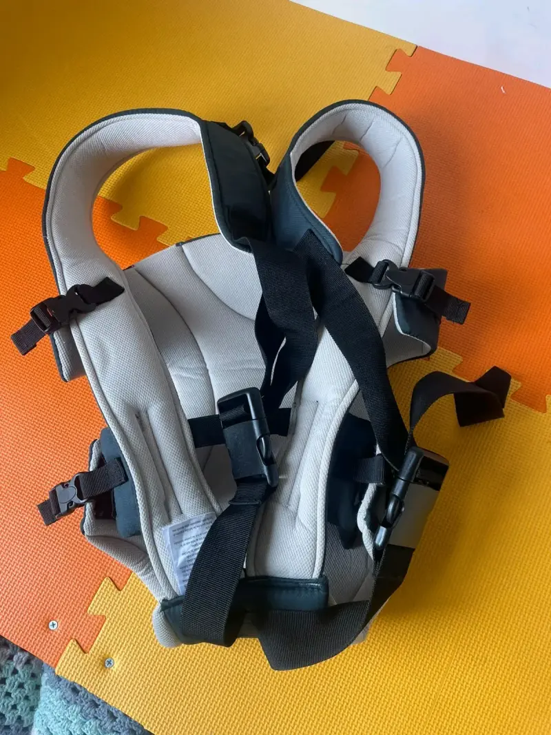 Mochila portabebés Bebesit ergonómica gris - 2