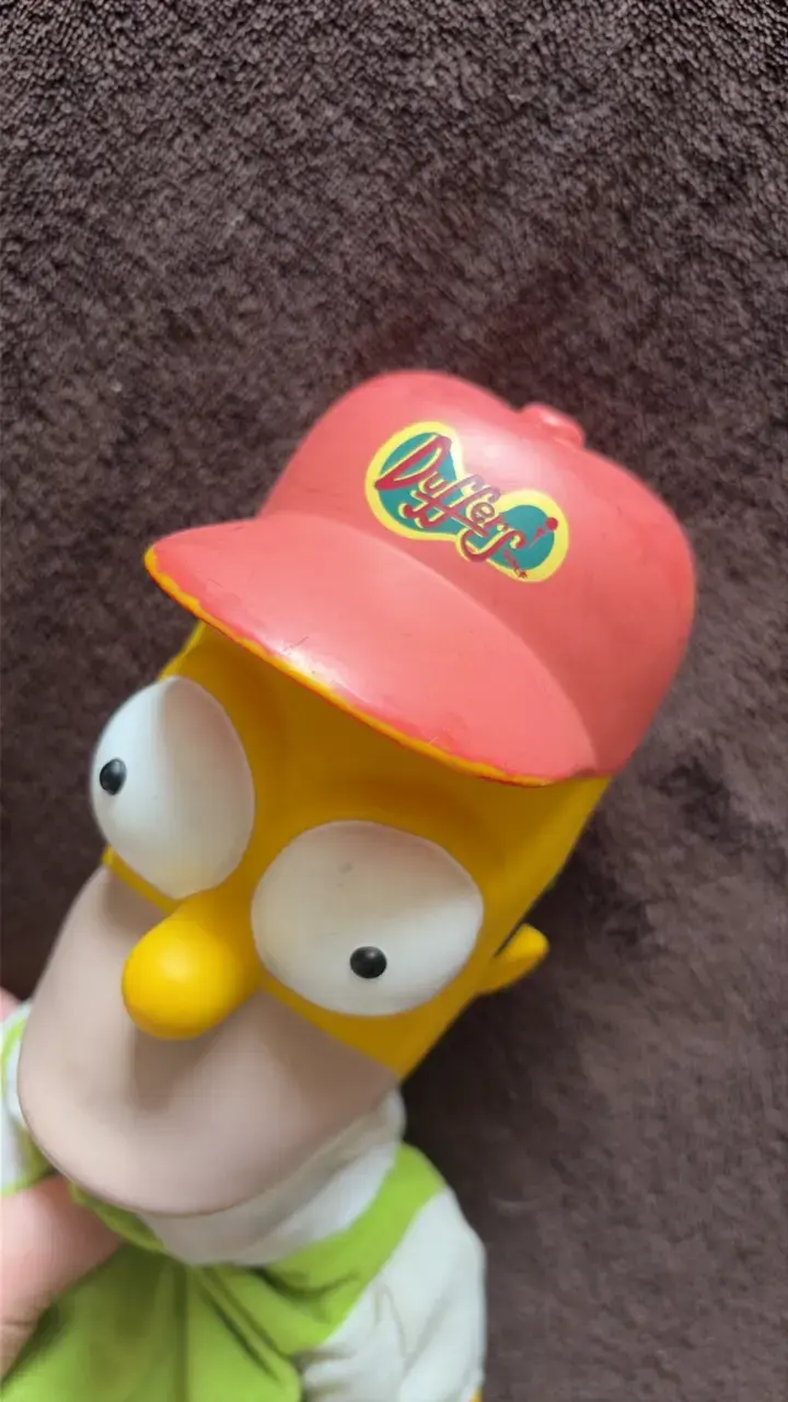 Muñeco de colección Homero Simpson con gorra - 2