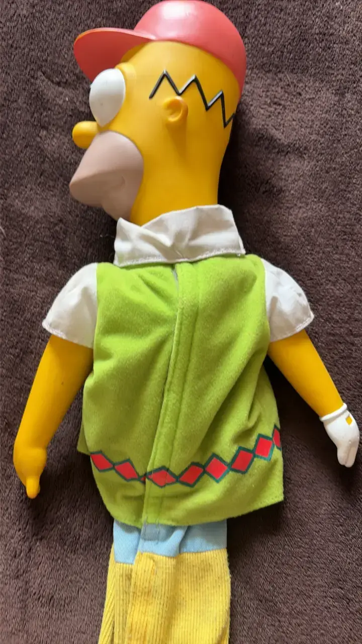 Muñeco de colección Homero Simpson con gorra - 4