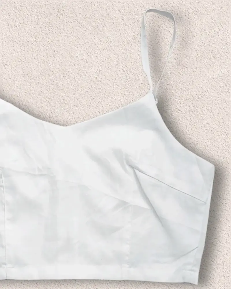 Conjunto top blanco (S) y jeans desgastados (38-40 - 3
