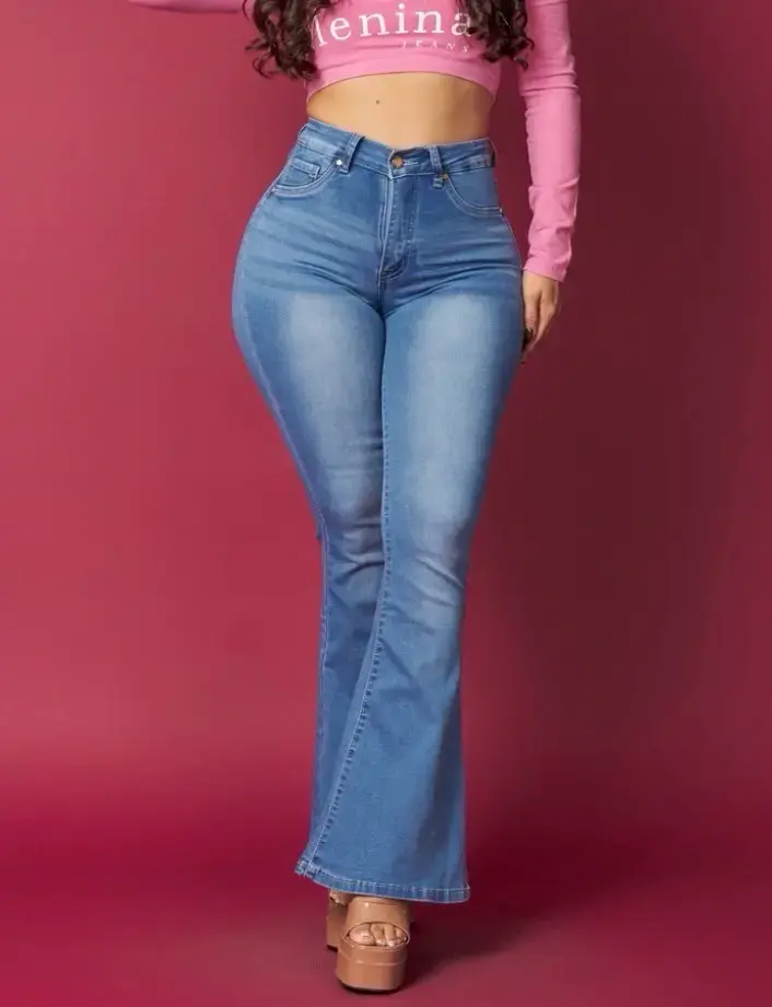 Jeans flare de mezclilla azul