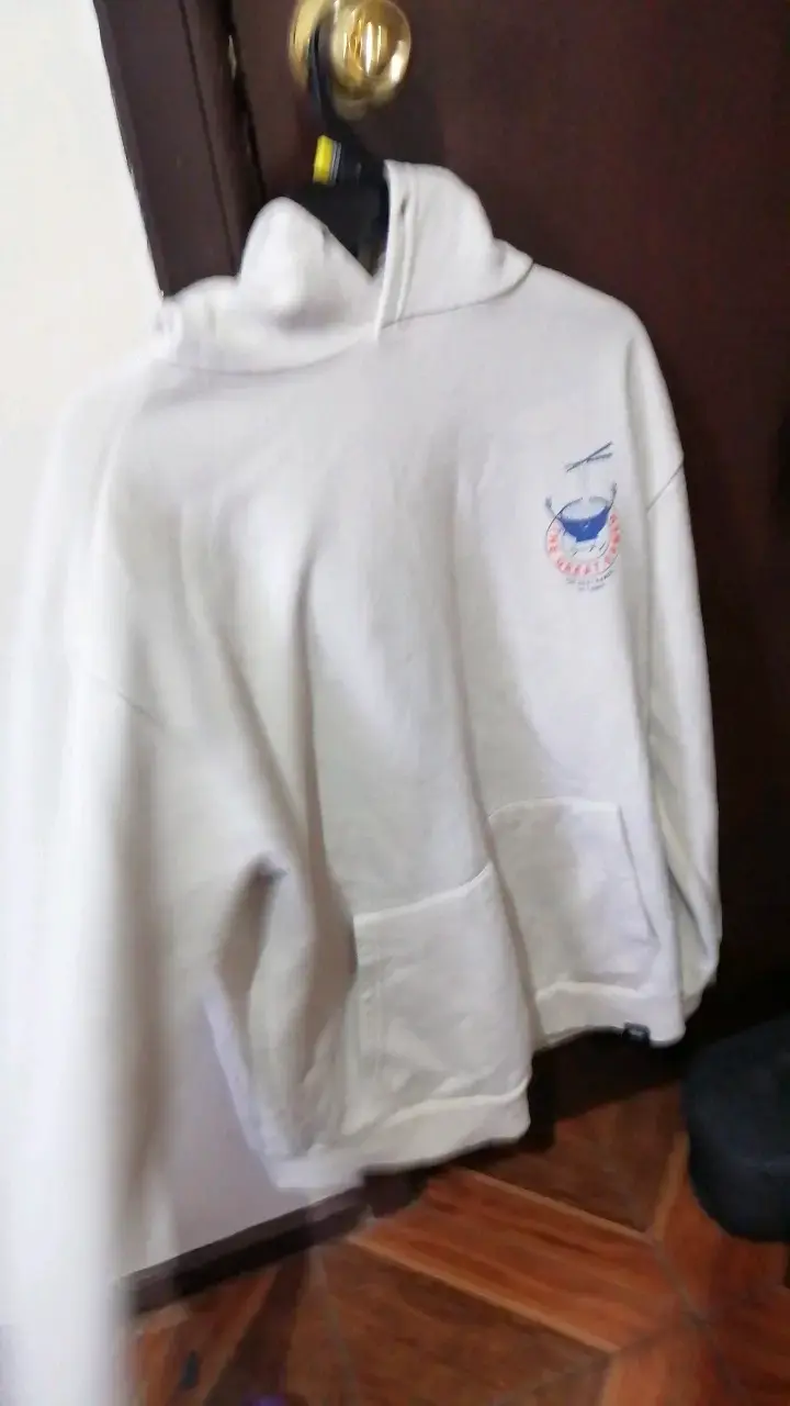 Polerón beige FCC Corona con diseño de ramen - 6