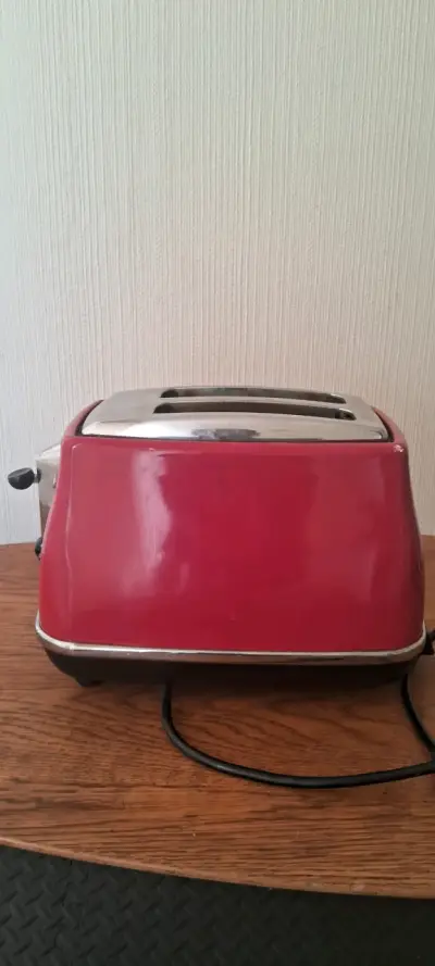 Tostadora DeLonghi roja con funciones avanzadas - miniatura 2