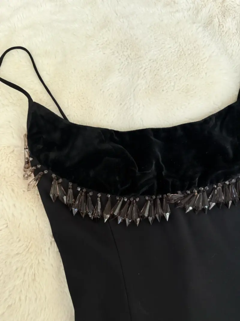 Vestido negro diseñador chileno Danilo Olmos - 3