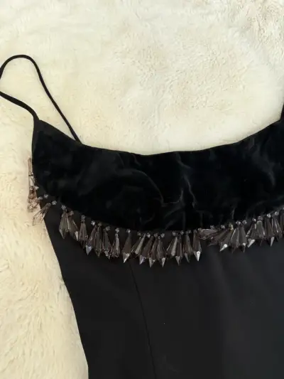 Vestido negro diseñador chileno Danilo Olmos - miniatura 3