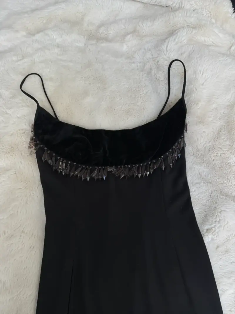 Vestido negro diseñador chileno Danilo Olmos - 4