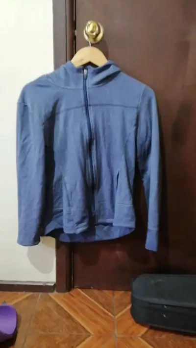 Polerón casual azul con capucha - miniatura 1