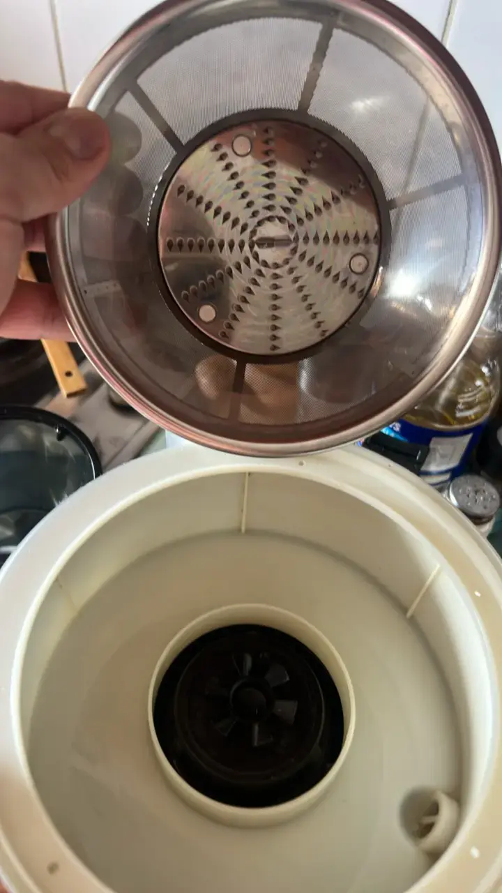 Extractor de jugo Thomas MaxJuicer negro - 3