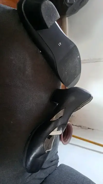 Zapatos planos negros de cuero para mujer - miniatura 3