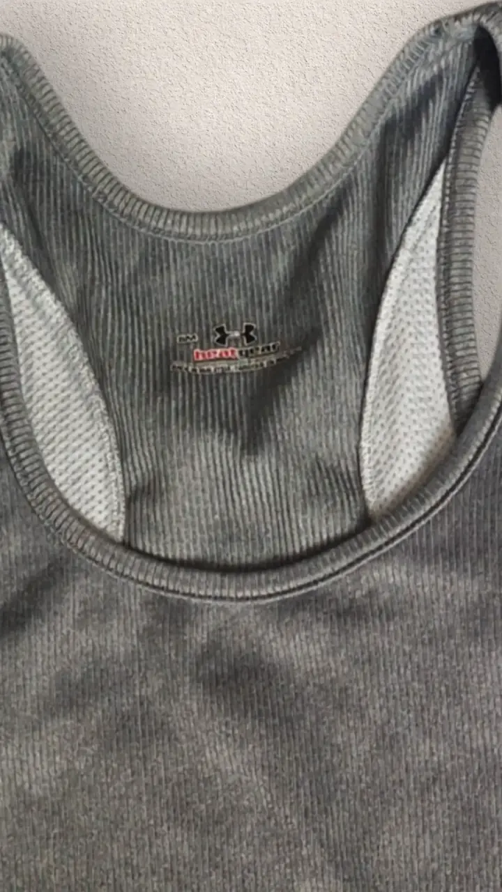Polera deportiva gris Under Armour mujer Talla S - 3