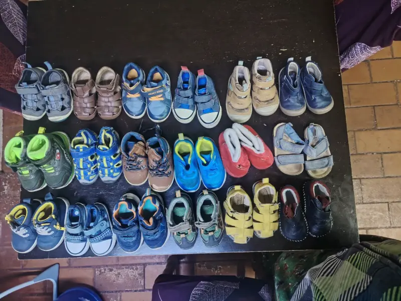 Lote de zapatos para niños variados en buen estado - 3