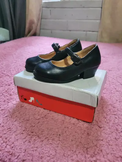 Zapatos de niña negros con hebilla - miniatura 1