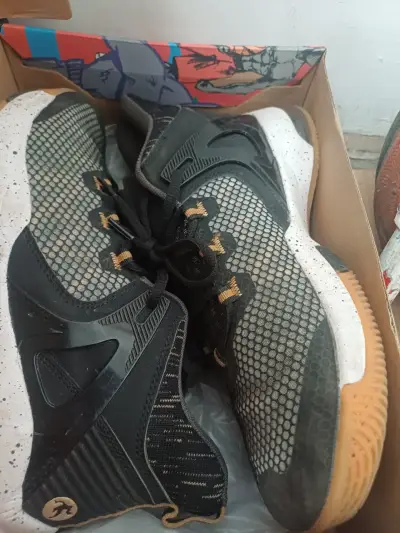 Zapatillas deportivas negras Nike para hombre - miniatura 2