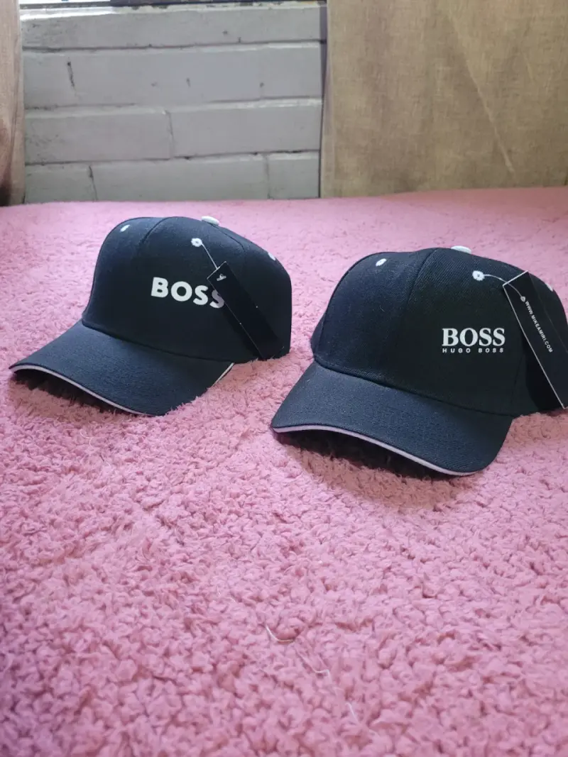 Set de gorras negras de marcas variadas - 4