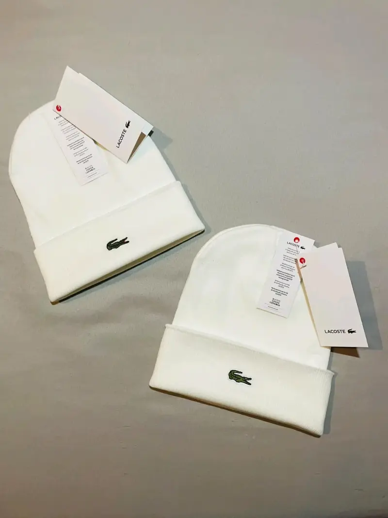Gorros de lana Lacoste y Tommy Hilfiger - 2