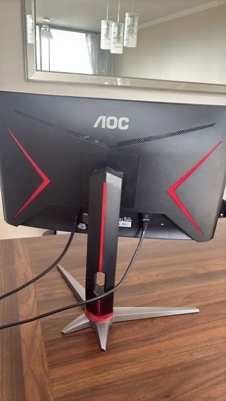 Monitor curvo AOC de 24 pulgadas - 3