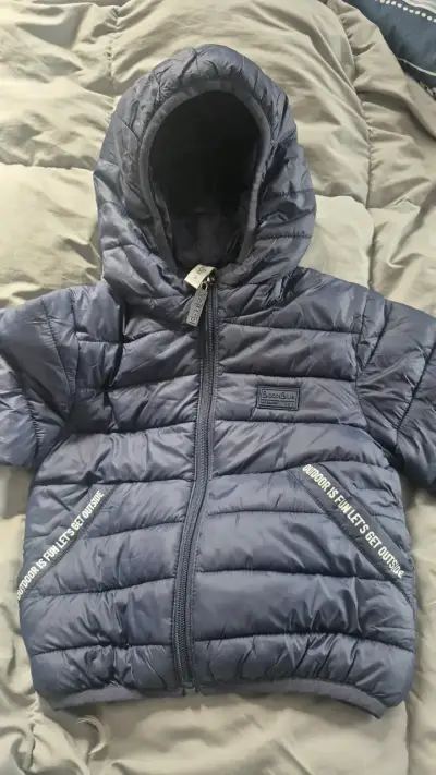 Chaqueta Black and Blue ultra suave y liviana - miniatura 1