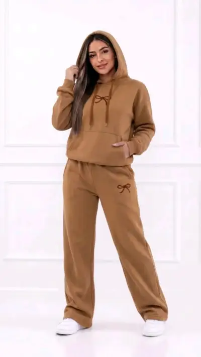 Conjunto de buzo deportivo para mujer en varios colores - miniatura 2