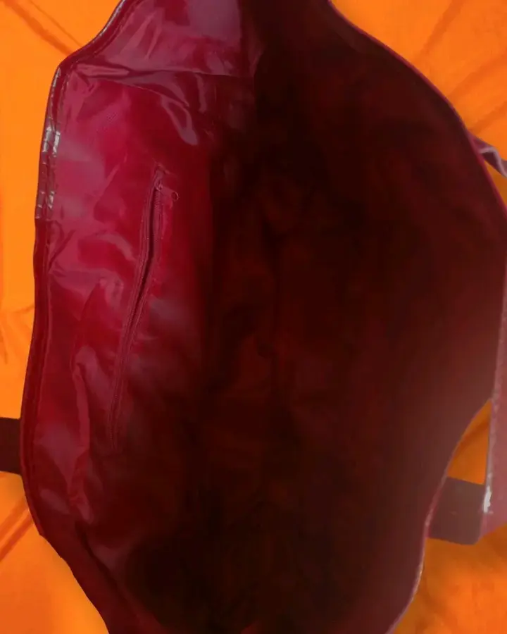 Bolso tote grande rojo de cuero sintético - 4