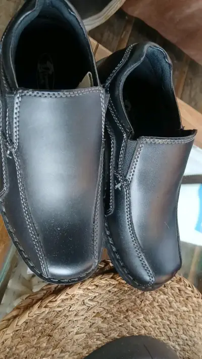 Zapatos de cuero negro para hombre - miniatura 1