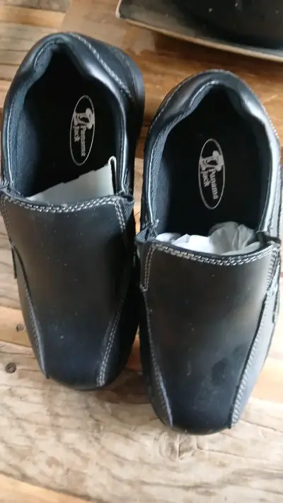 Zapatos de cuero negro para hombre - miniatura 2