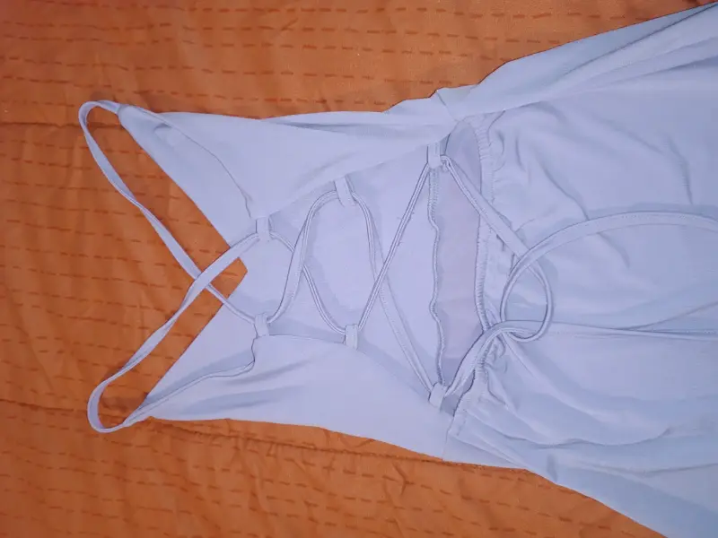 Vestido largo lila con tirantes y abertura - 3